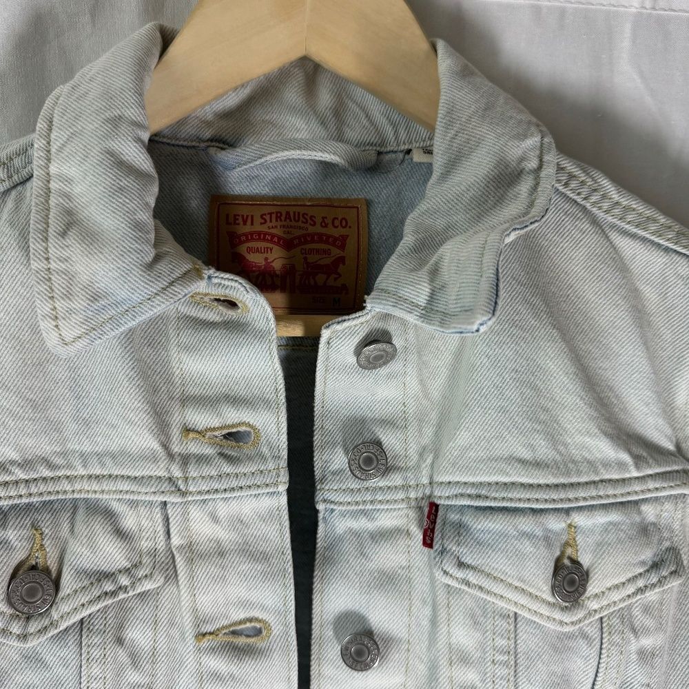 Levi's Original Trucker Jacket Embroidered Floral Sleeve Trim Sz M
